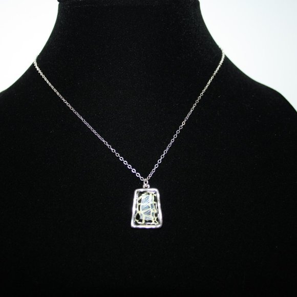 ⚡🔗 Silver Statement Necklace · 16" · NWOT - Picture 3 of 5